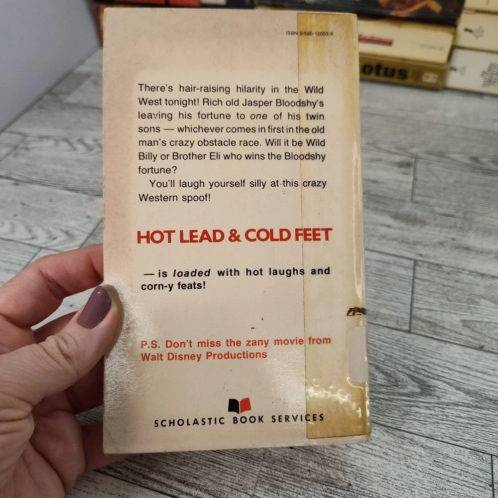 HOT LEAD‎ AND COLD FEET Walt Disney Paperback Based on Movie 1978 1st Edition